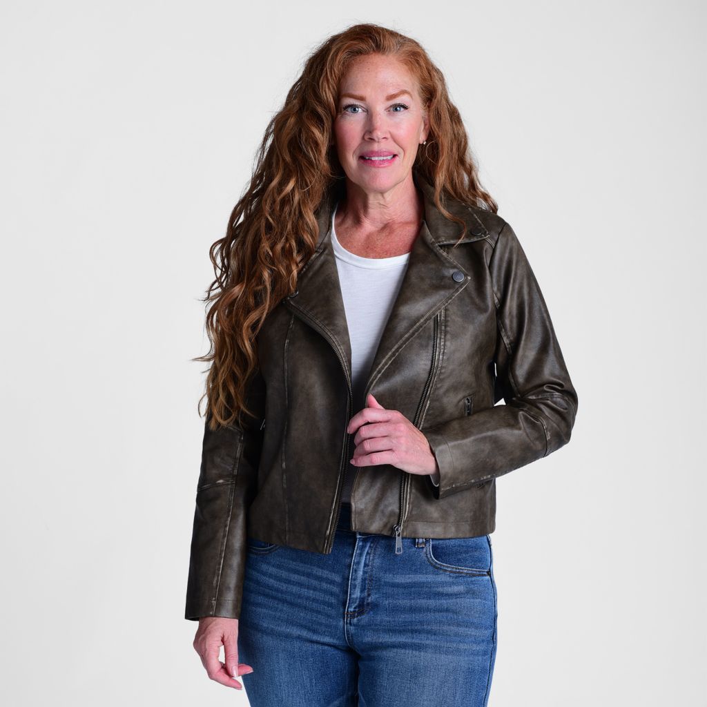 Exclusive Wholesale Opportunity: Premium Apparel & Accessories Collection - $8.23/unit