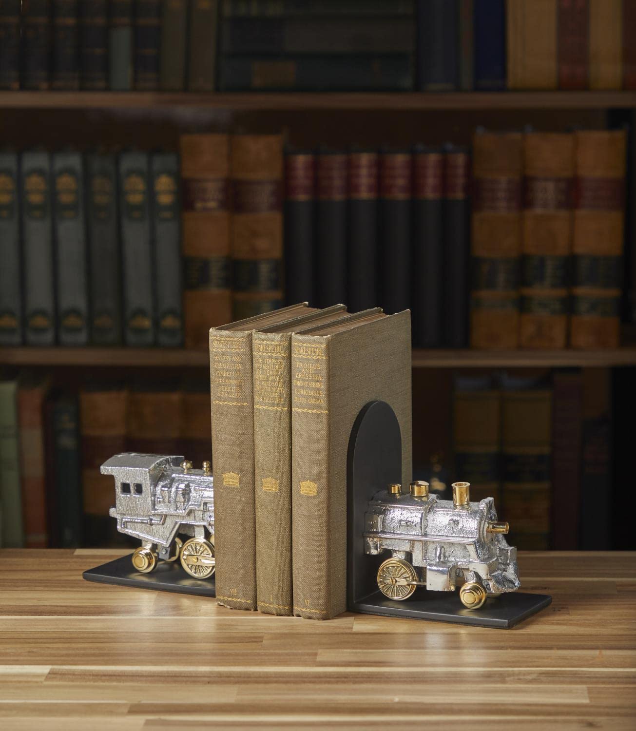 Collectibles & Statement Pieces + Replicas & Knives Lot (FOB AR) - $7.00/unit